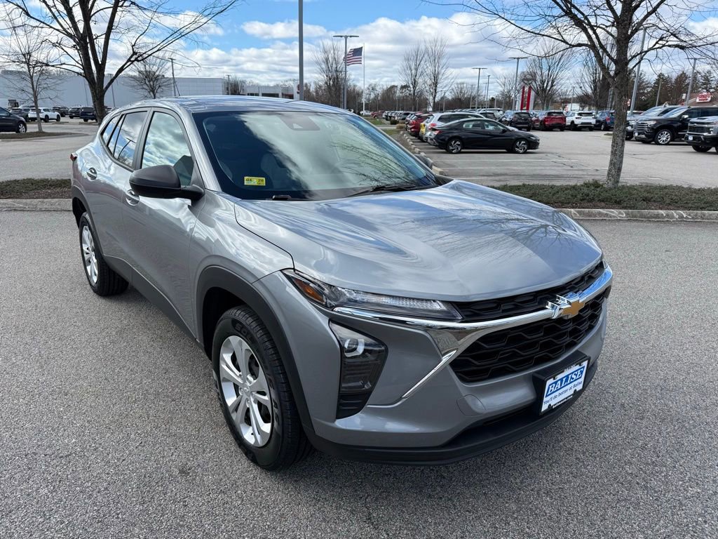 Used 2024 Chevrolet Trax LS FWD image 7