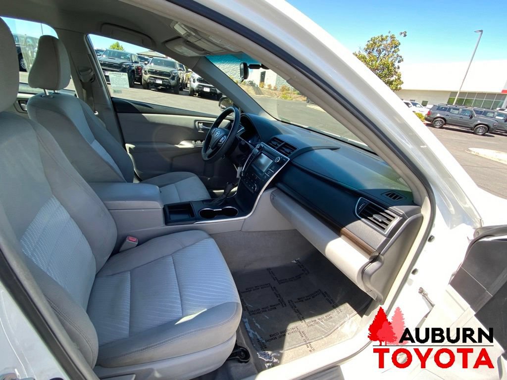 Used 2015 Toyota Camry LE FWD image 12
