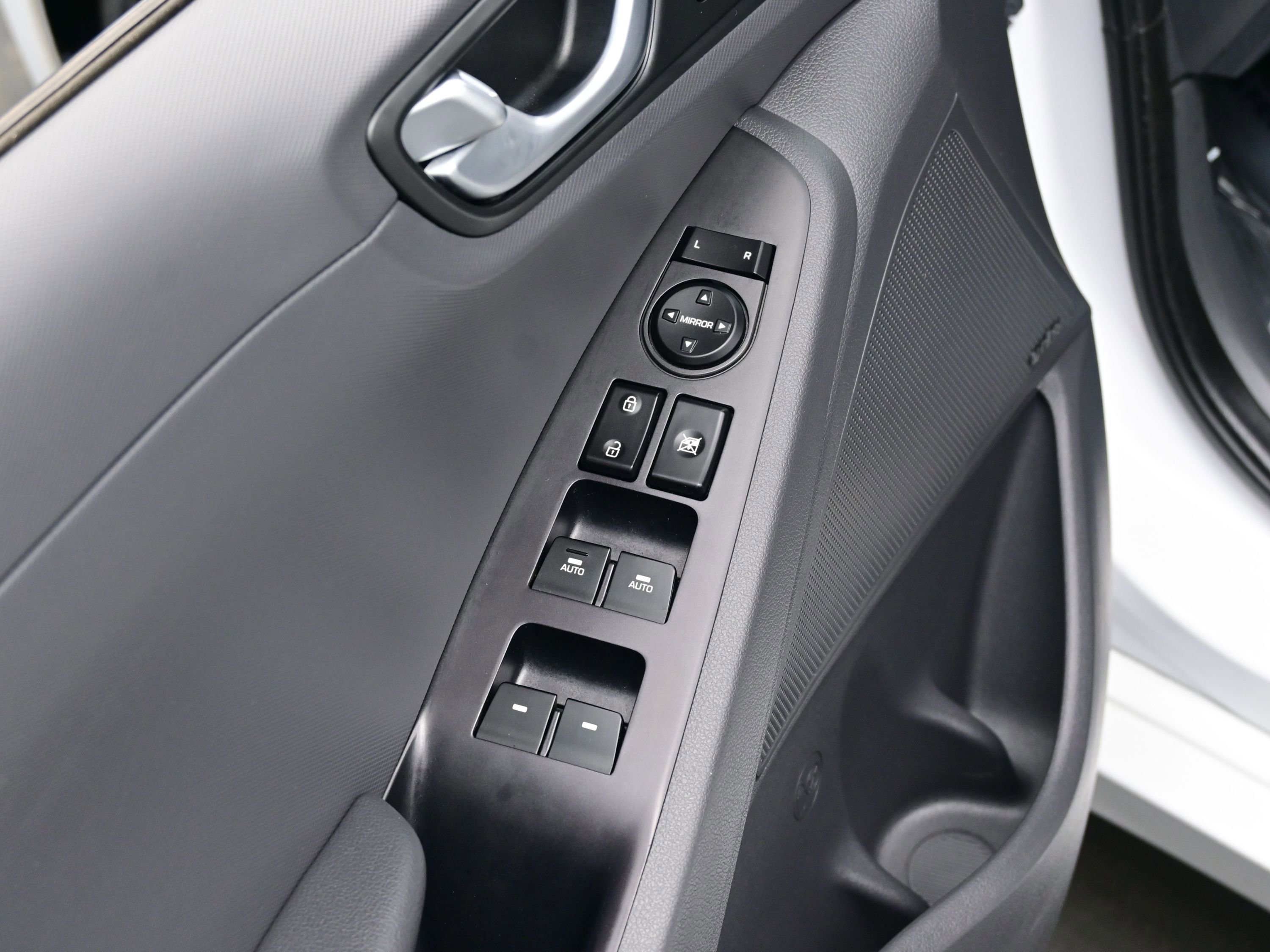 Used 2018 Hyundai Ioniq Limited w/ Ultimate Package 02 image 10