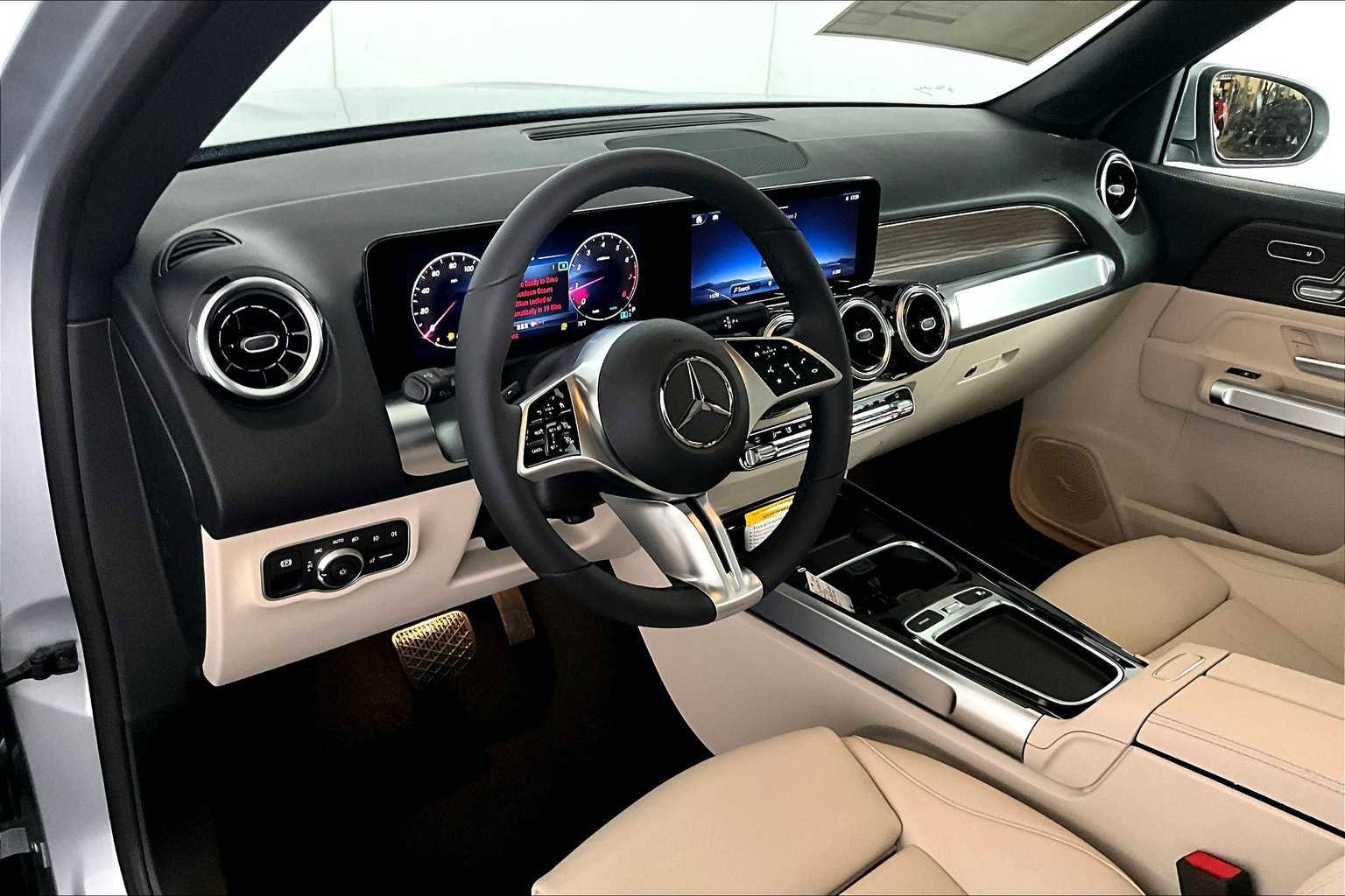 New 2026 Mercedes-Benz GLB 250 4MATIC image 10