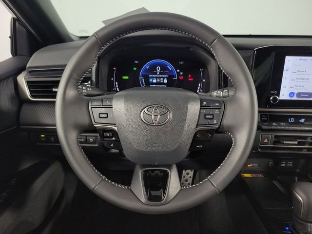 Used 2025 Toyota Camry SE image 21