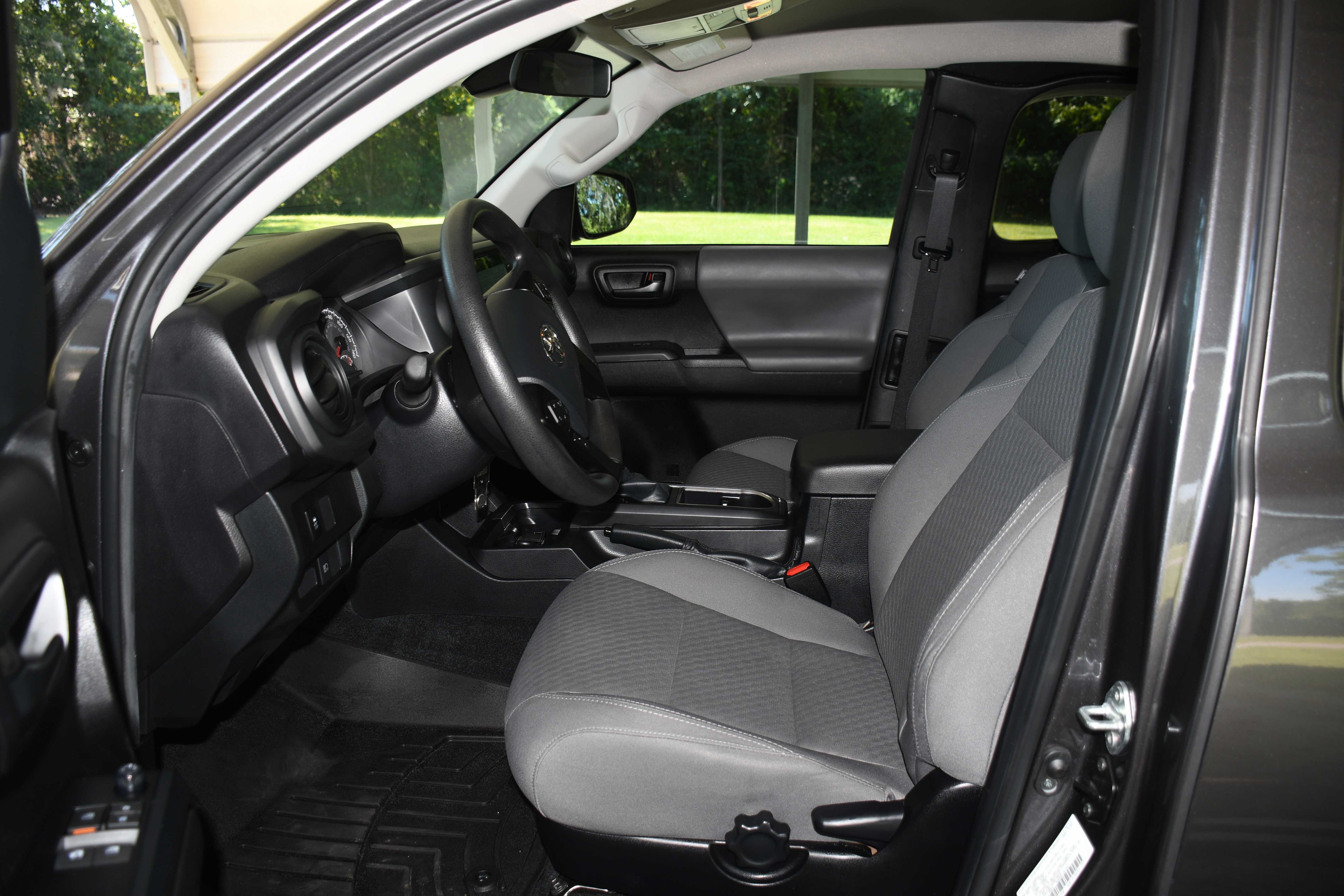Used 2023 Toyota Tacoma SR image 7