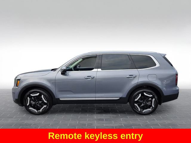 Used 2025 Kia Telluride EX w/ EX Captain's Chair Package FWD image 5