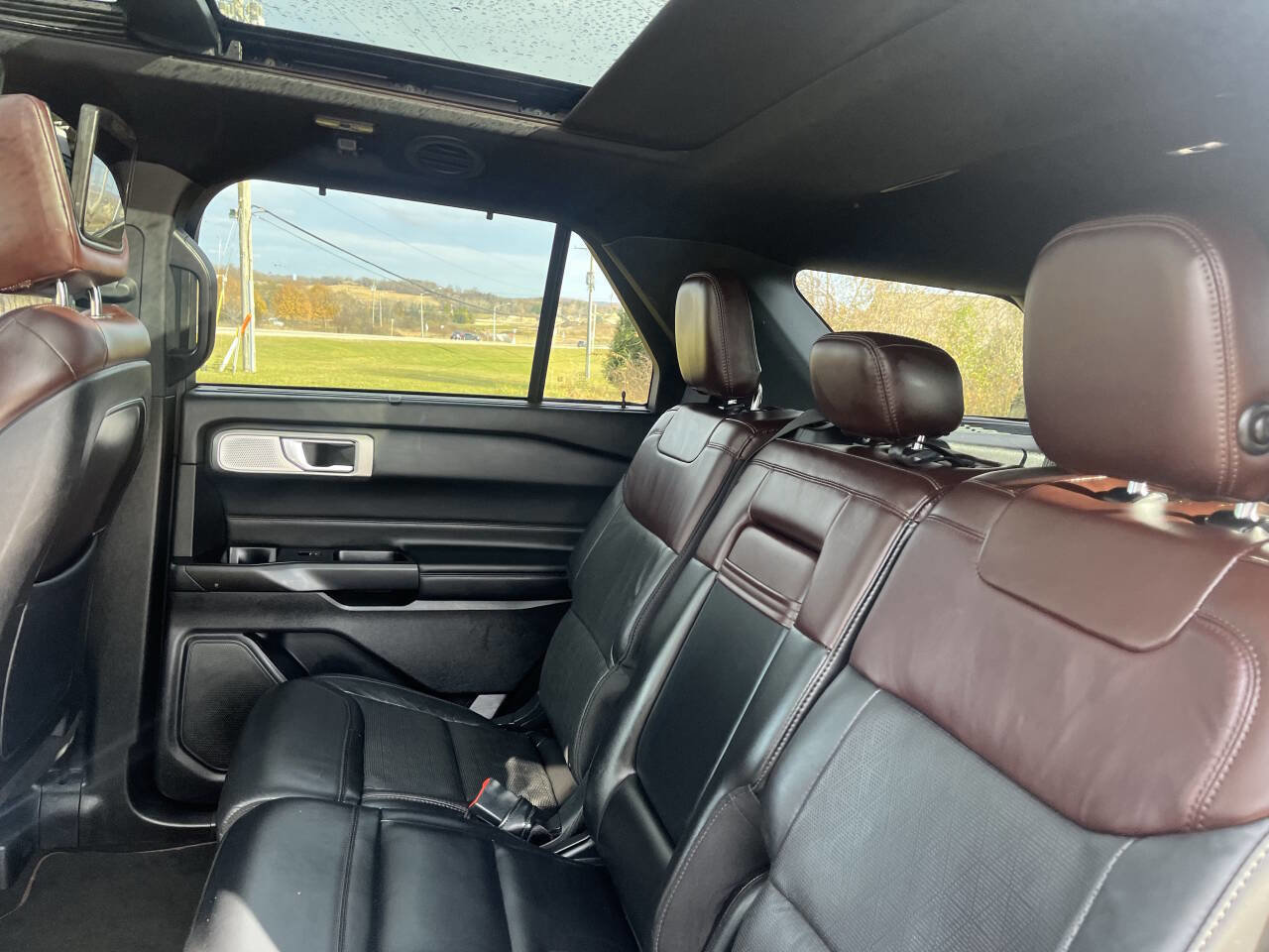 Used 2020 Ford Explorer Platinum image 29