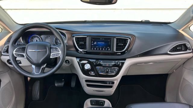 Used 2020 Chrysler Voyager Lxi image 79