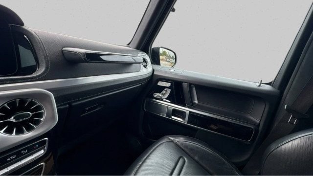 Used 2021 Mercedes-Benz G 550 w/ Exclusive Interior Package image 19
