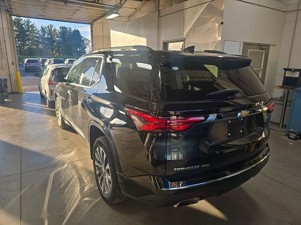 Used 2023 Chevrolet Traverse Premier AWD/4WD image 3