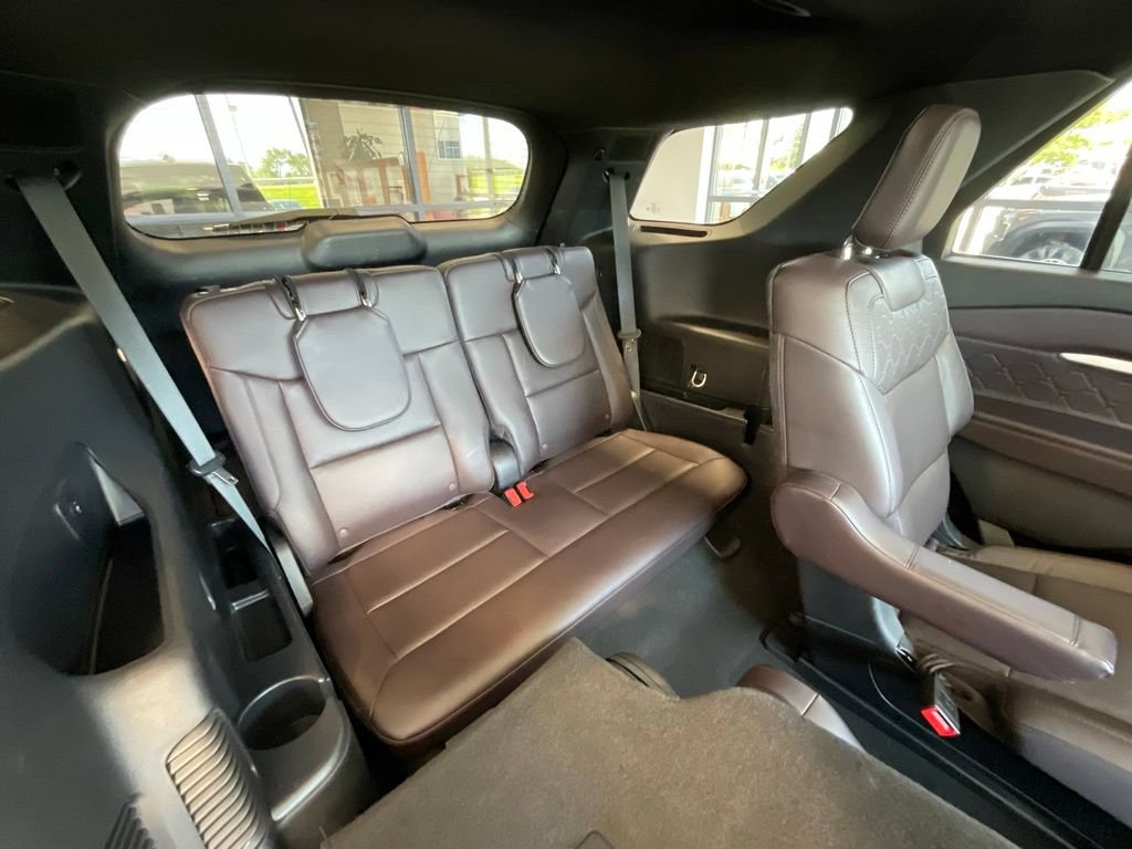 Used 2025 Ford Explorer Platinum w/ LUX Leather Package AWD/4WD image 23