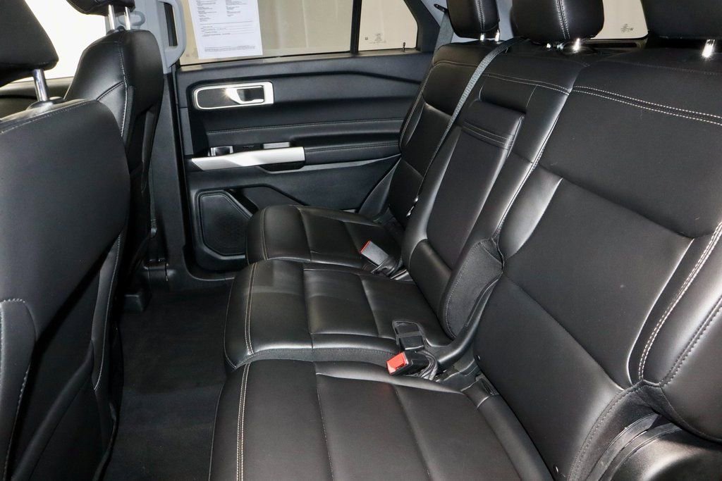 Certified 2022 Ford Explorer XLT w/ Equipment Group 202A image 22