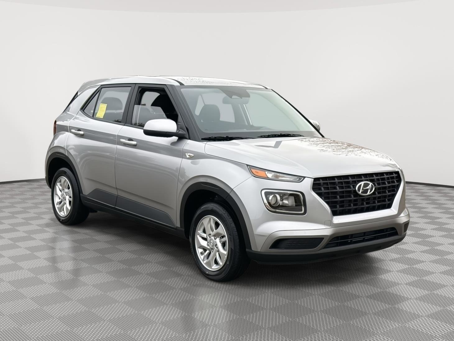 Used 2026 Hyundai Venue SE FWD image 3