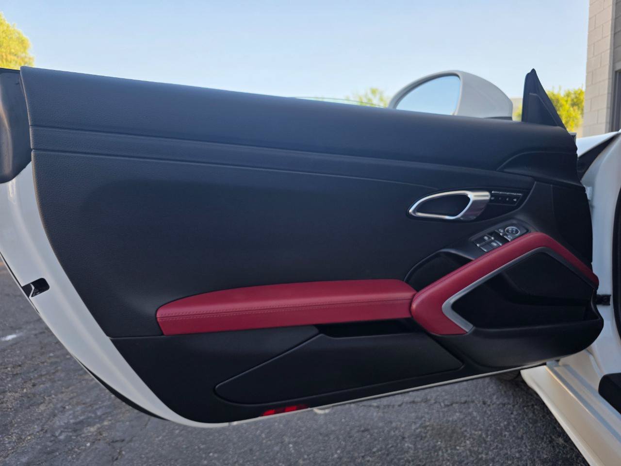 Used 2017 Porsche 718 Boxster RWD image 28