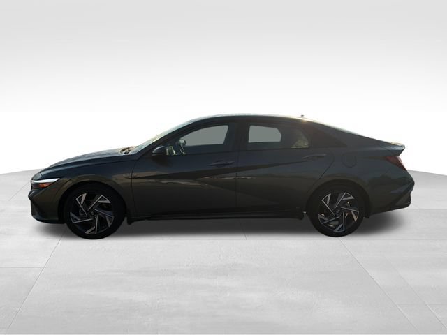 Used 2025 Hyundai Elantra Sport FWD image 8