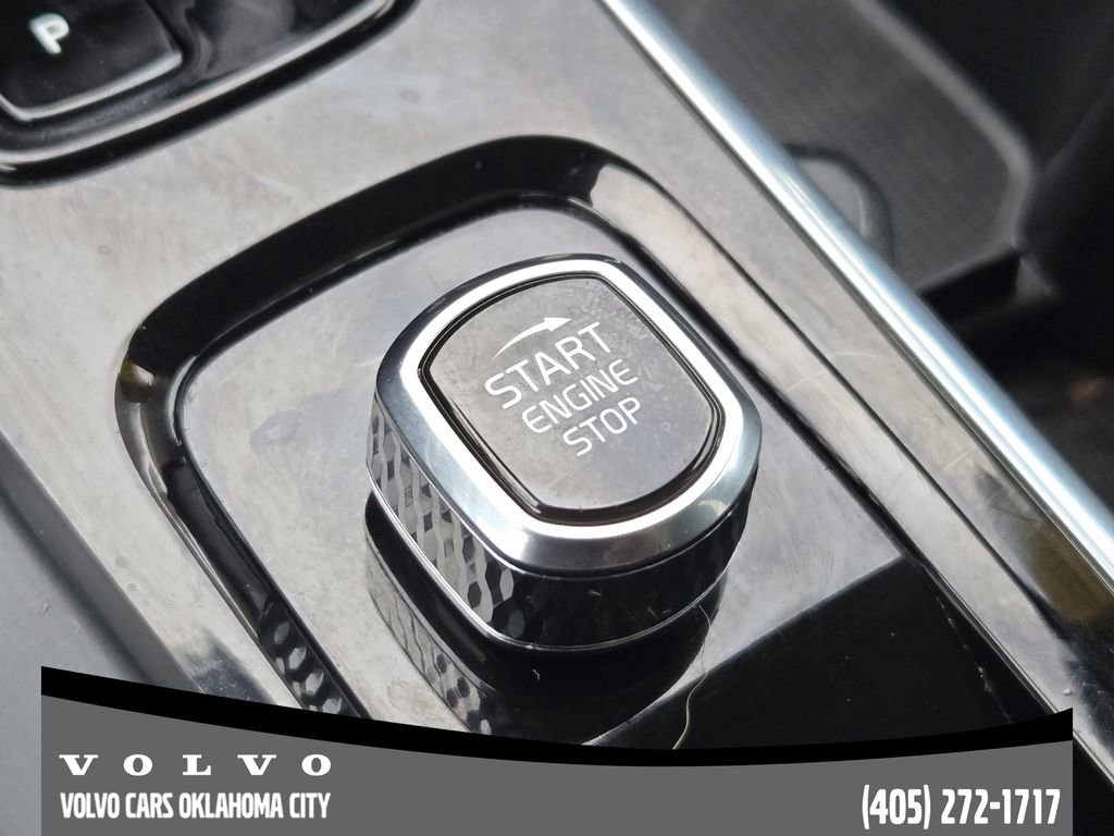 Certified 2025 Volvo V60 B5 Cross Country Plus image 20