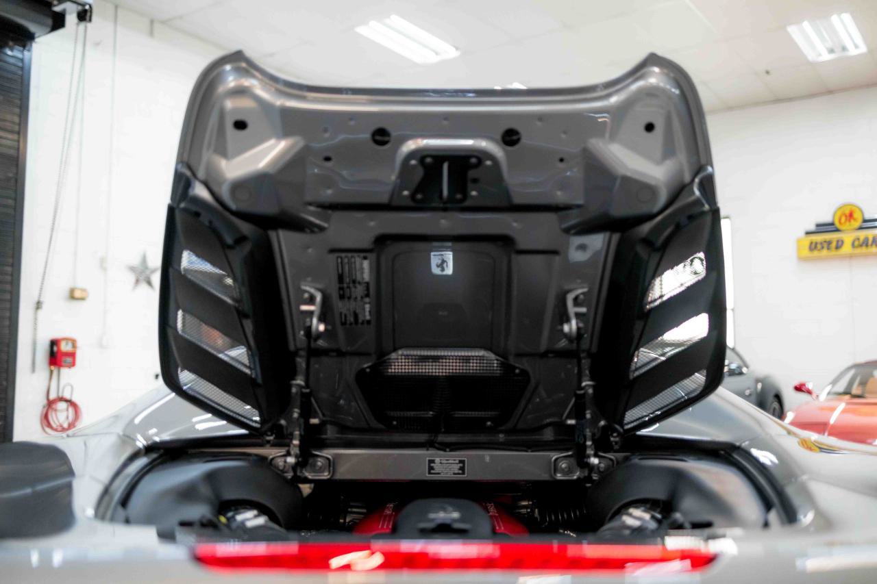 Used 2018 Ferrari 488 Spider image 98