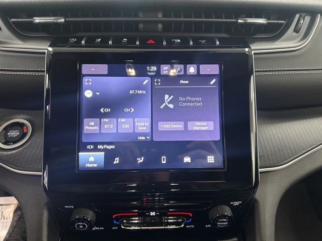 Used 2023 Jeep Grand Cherokee L Laredo image 14