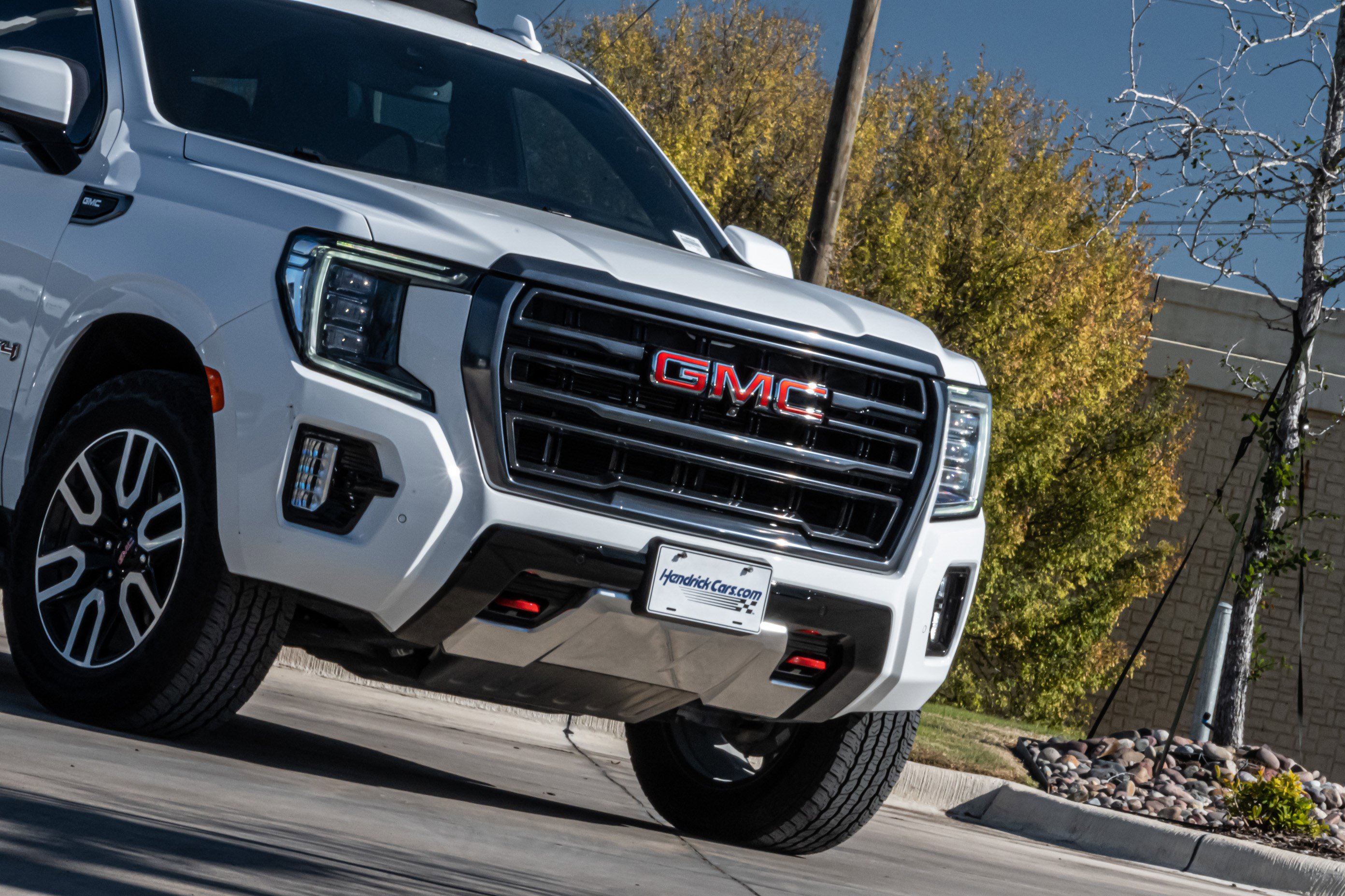 Used 2024 GMC Yukon AT4 w/ Technology Package image 5