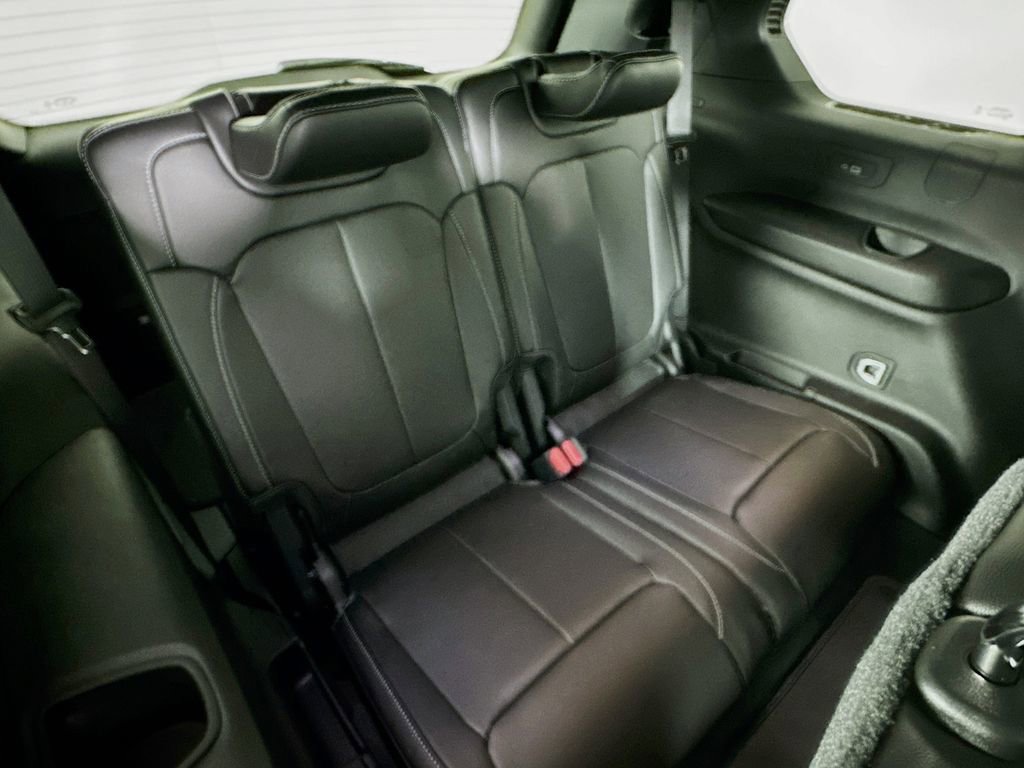 New 2025 Jeep Grand Cherokee L Limited image 34