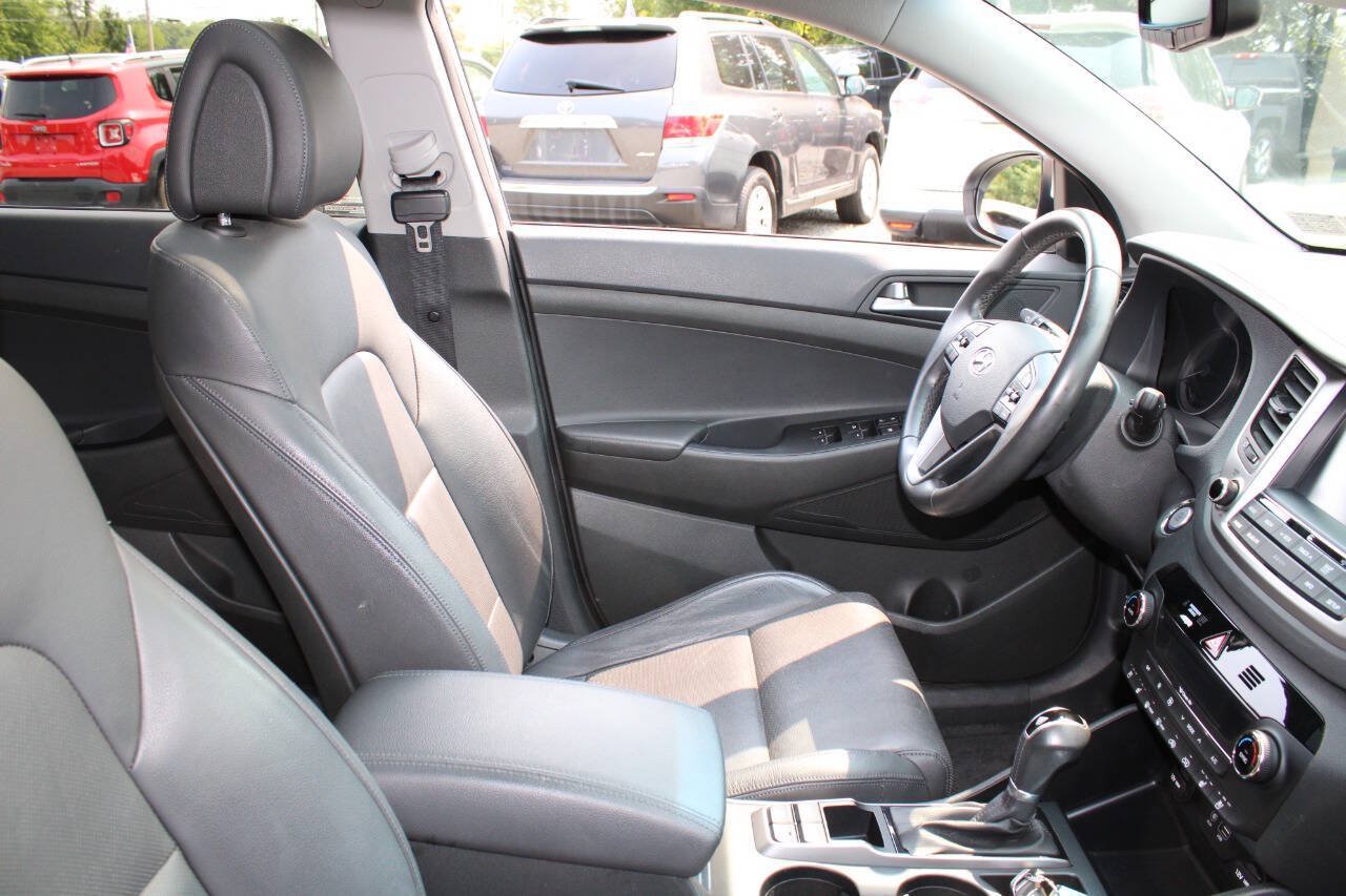 Used 2016 Hyundai Tucson Limited w/ Option Group 03 AWD/4WD image 11