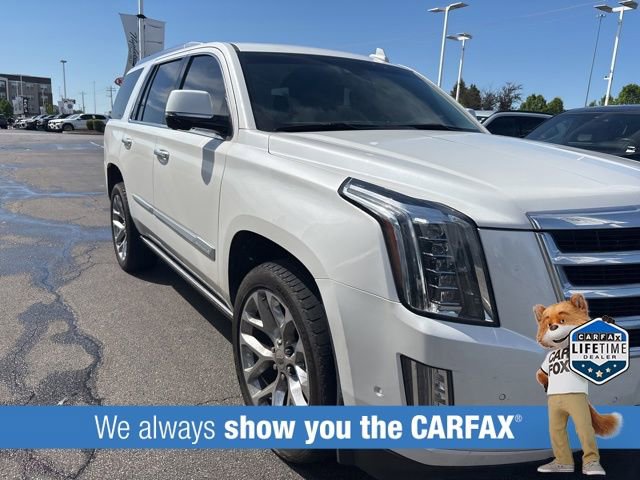 Used 2018 Cadillac Escalade Premium Luxury AWD/4WD image 2