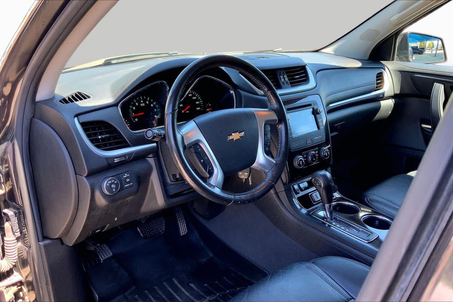 Used 2016 Chevrolet Traverse LT FWD image 18