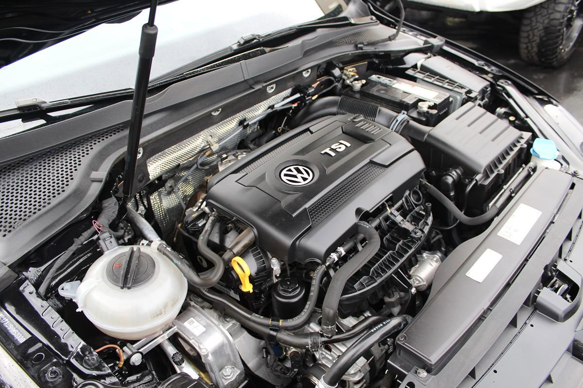 Used 2017 Volkswagen Golf SE FWD image 37