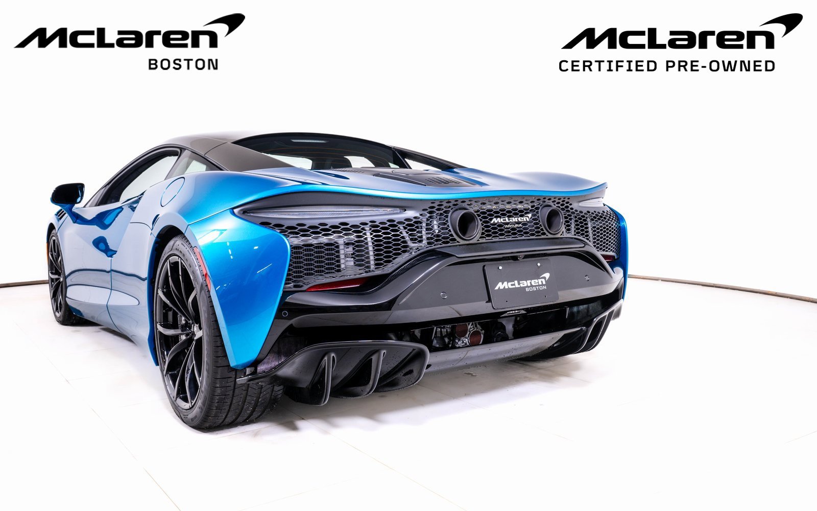 Used 2024 McLaren Artura image 10