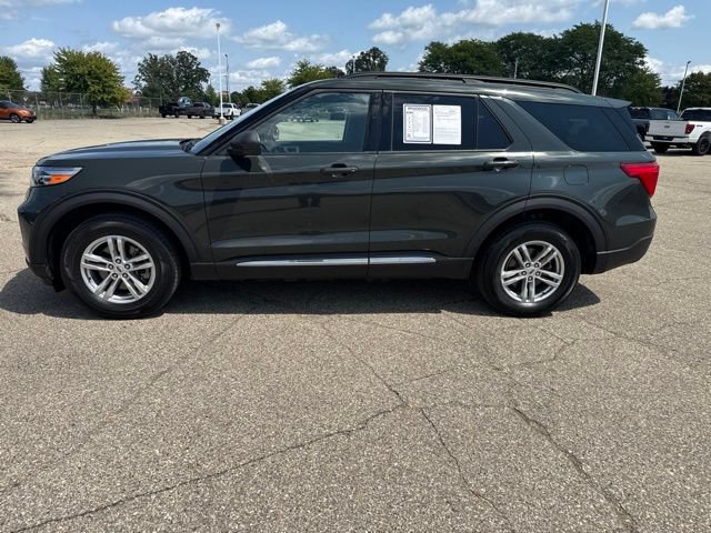 Certified 2023 Ford Explorer XLT w/ Equipment Group 202A AWD/4WD image 3