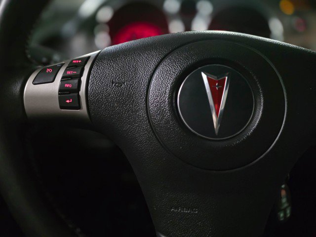 Used 2007 Pontiac Solstice GXP w/ Premium Package RWD image 18