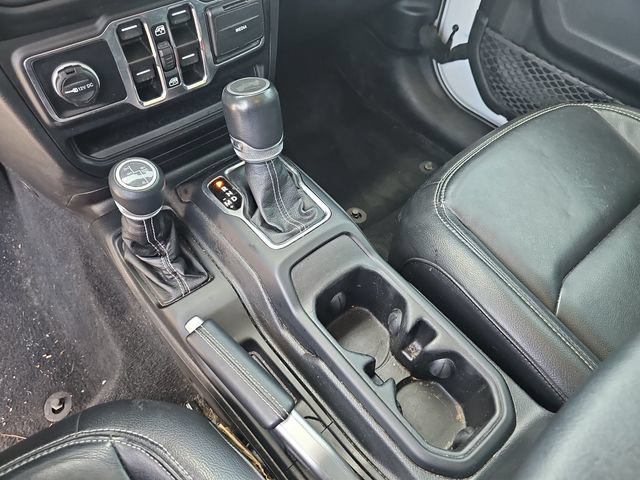 Used 2023 Jeep Wrangler Unlimited Sahara w/ Cold Weather Group AWD/4WD image 25