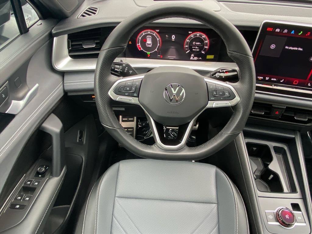 Used 2025 Volkswagen Tiguan SE R-Line image 7