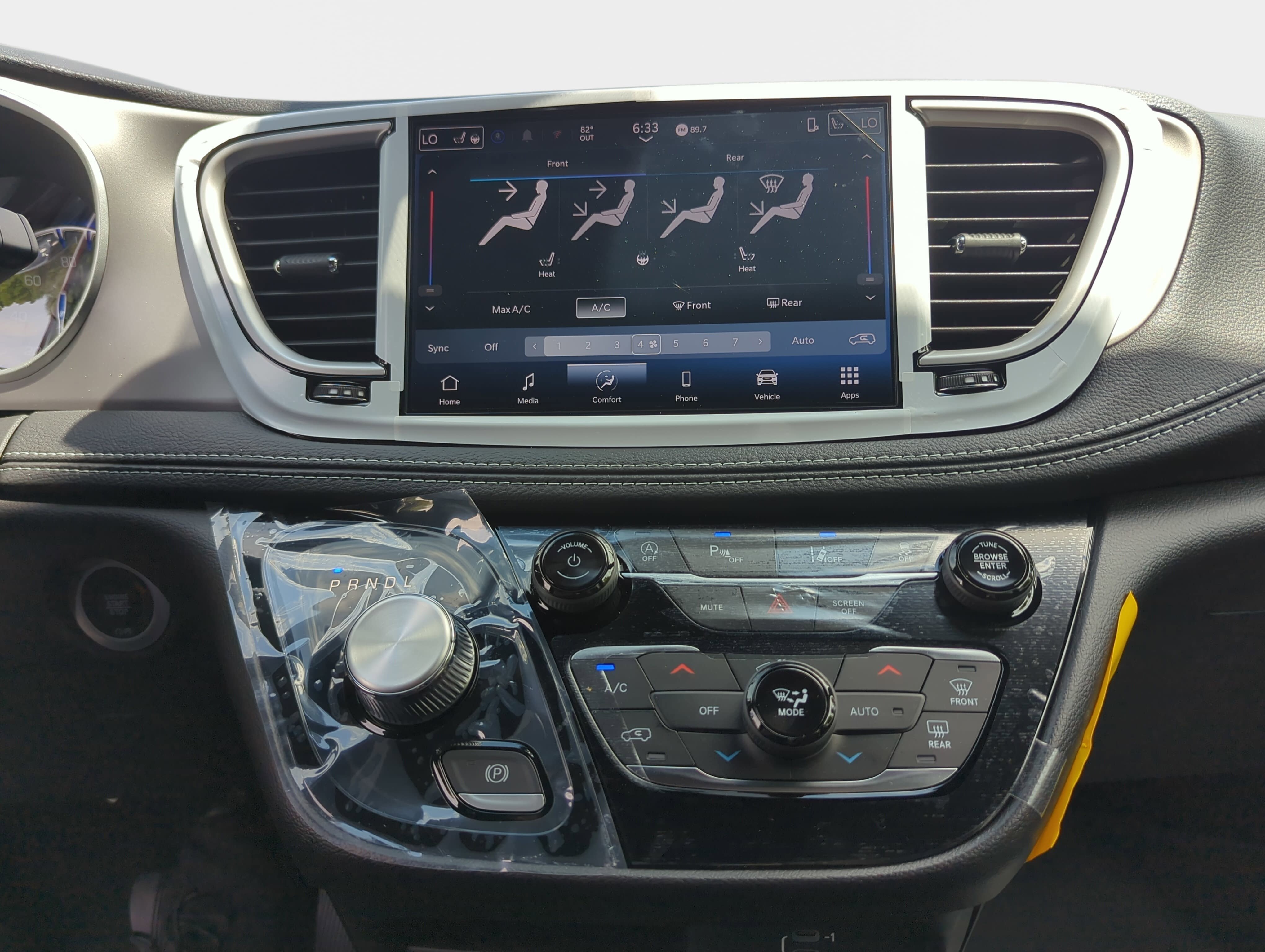 New 2027 Chrysler Pacifica Select AWD/4WD image 22
