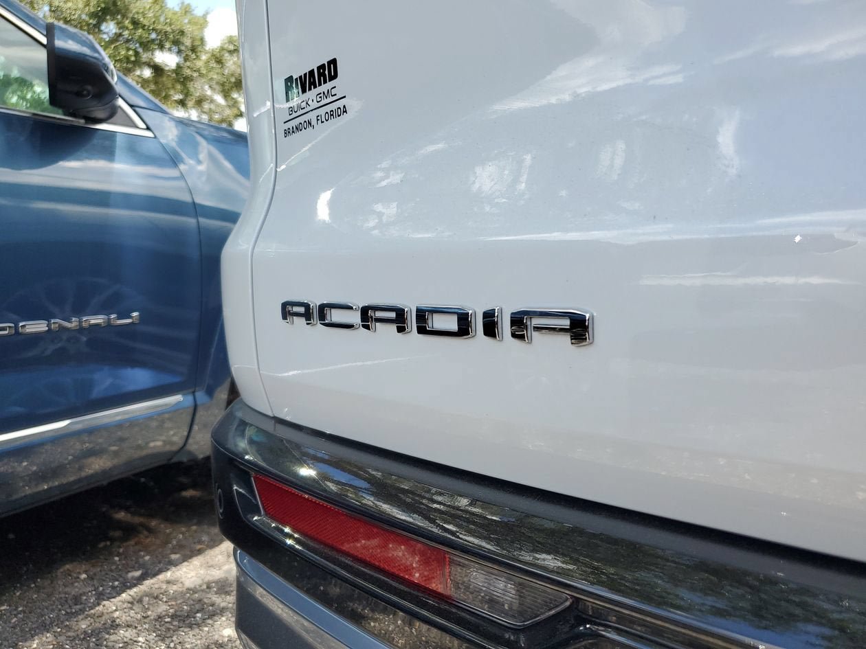 New 2026 GMC Acadia Denali w/ Super Cruise Package FWD image 8