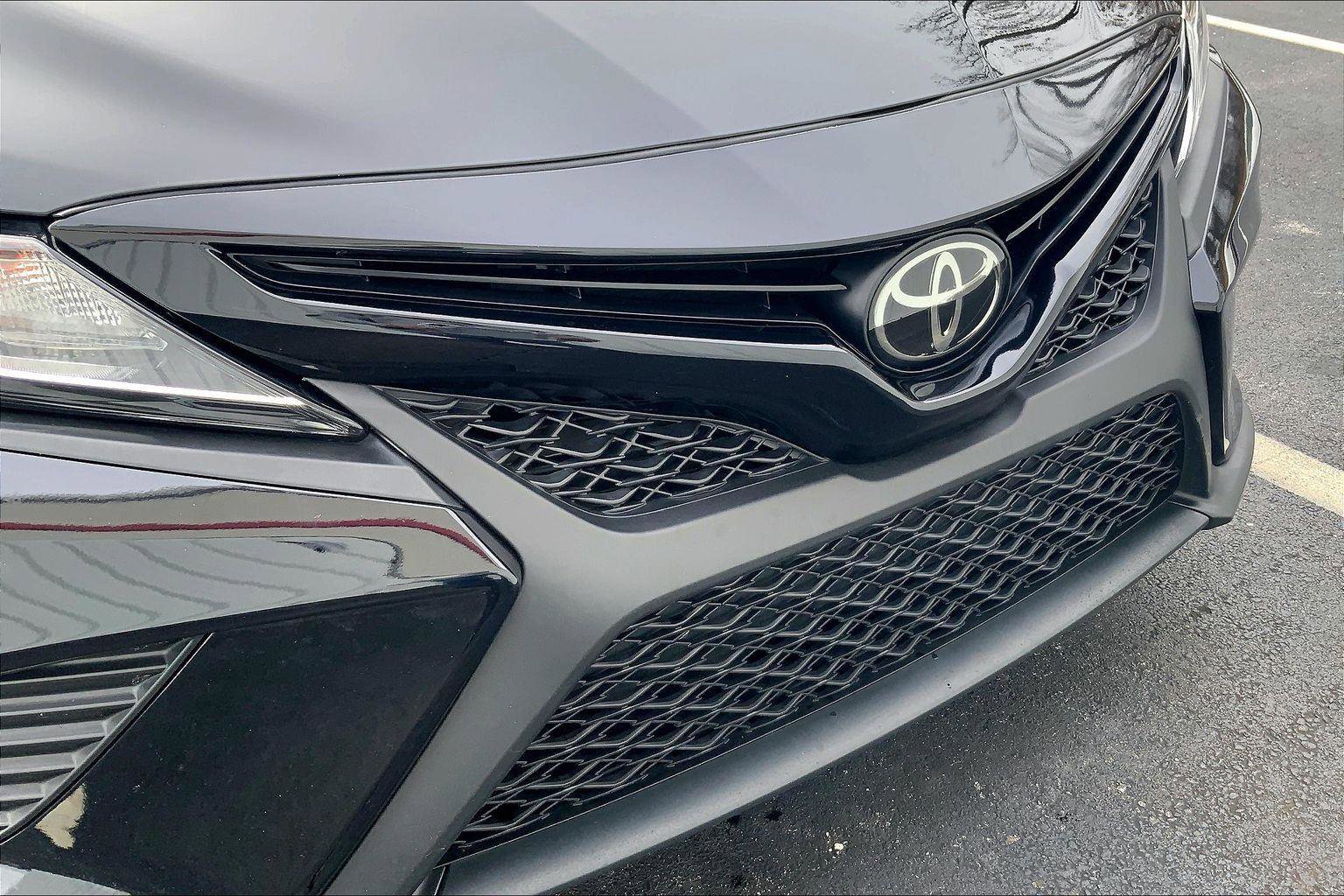 Used 2020 Toyota Camry SE w/ Convenience Package image 30