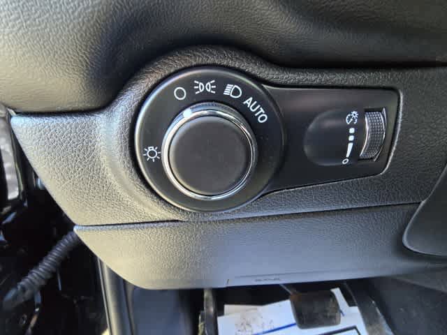 Used 2025 Dodge Durango GT AWD/4WD image 20