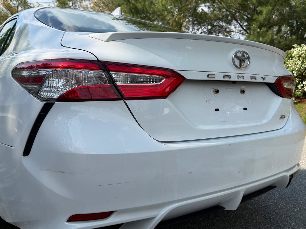 Used 2020 Toyota Camry SE FWD image 27
