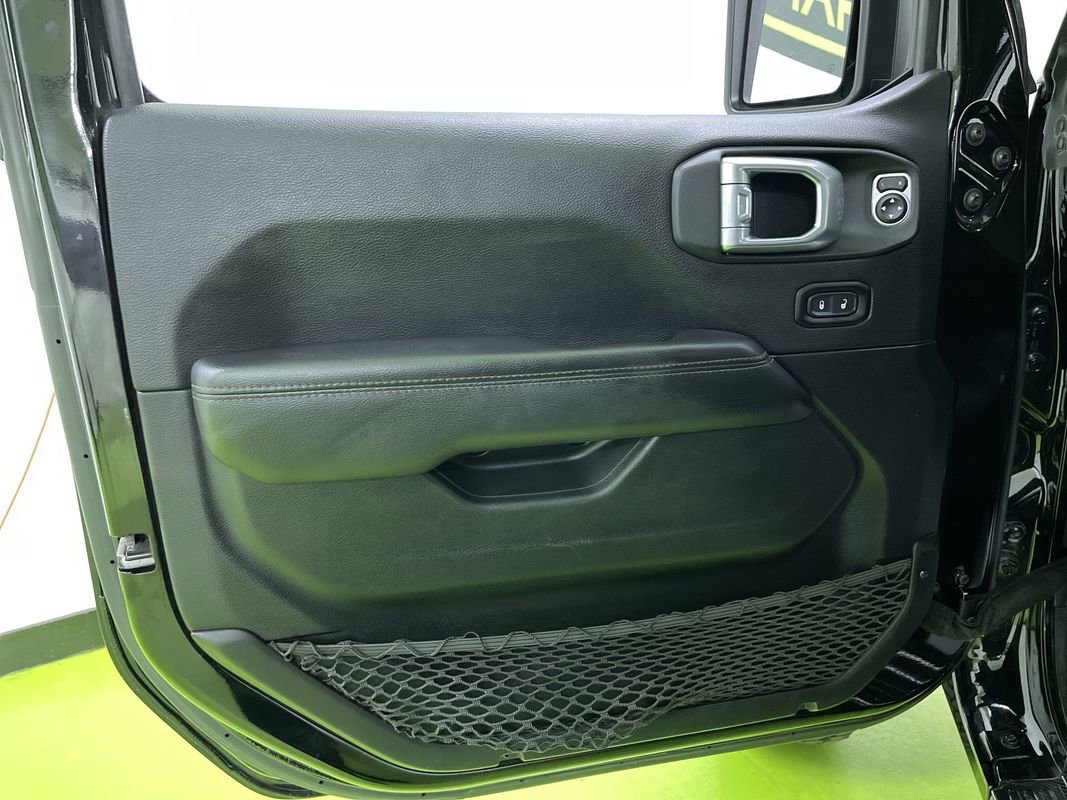 Used 2022 Jeep Wrangler Unlimited Rubicon w/ Xtreme Recon 35" Tire Package image 16