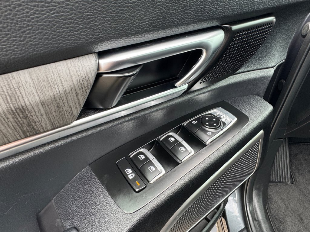 Used 2024 Kia Telluride EX w/ EX Captain's Chair Package AWD/4WD image 18