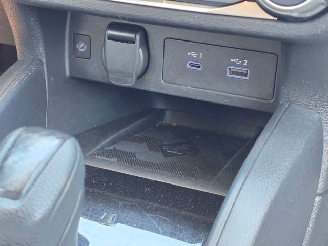 Used 2024 Nissan Versa SR FWD image 32