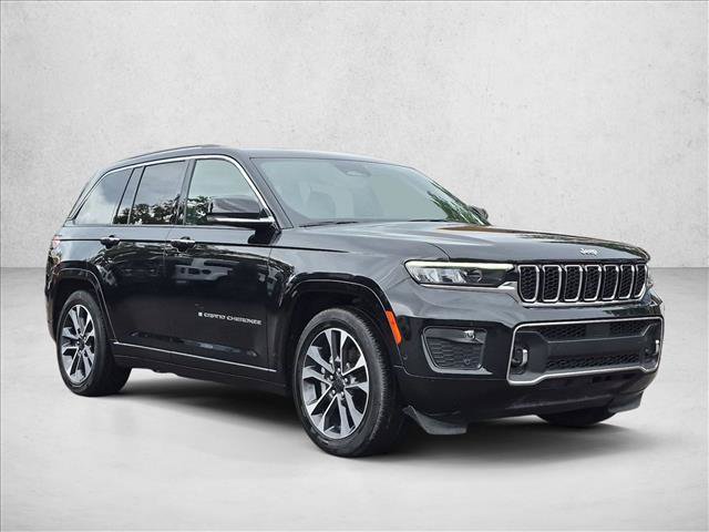Used 2023 Jeep Grand Cherokee Overland AWD/4WD image 3