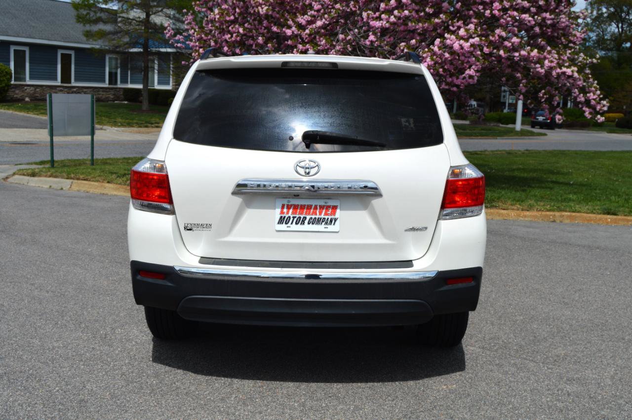 Used 2011 Toyota Highlander SE w/ Tow Pkg AWD/4WD image 21