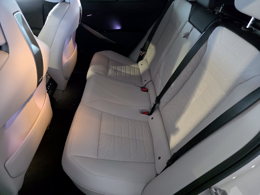 New 2027 BMW X5 xDrive40i w/ Climate Package AWD/4WD image 12