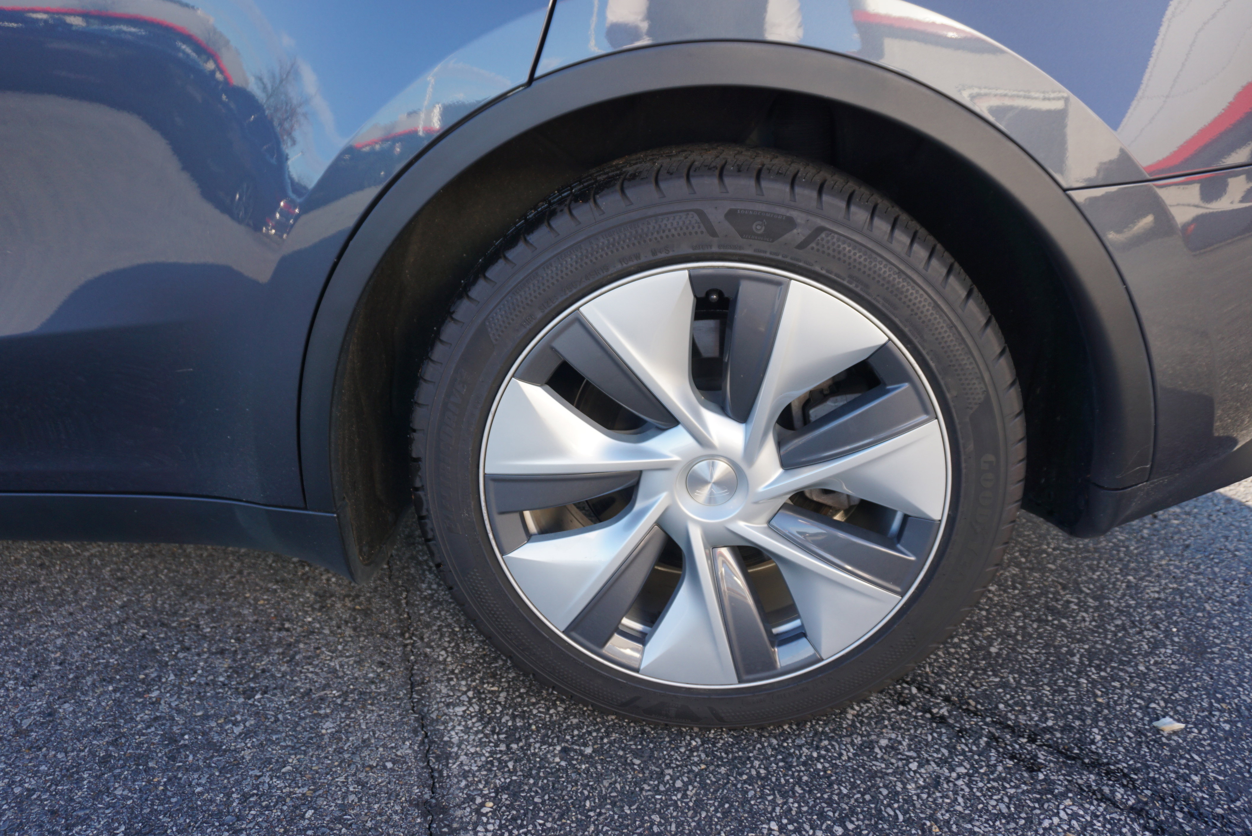 Used 2023 Tesla Model Y Long Range image 6