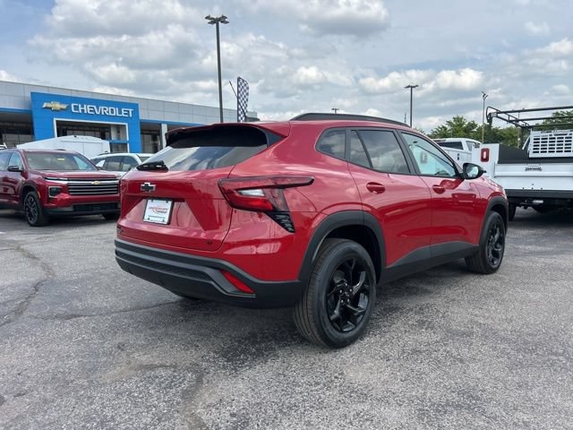 New 2026 Chevrolet Trax LT w/ Midnight Edition FWD image 3