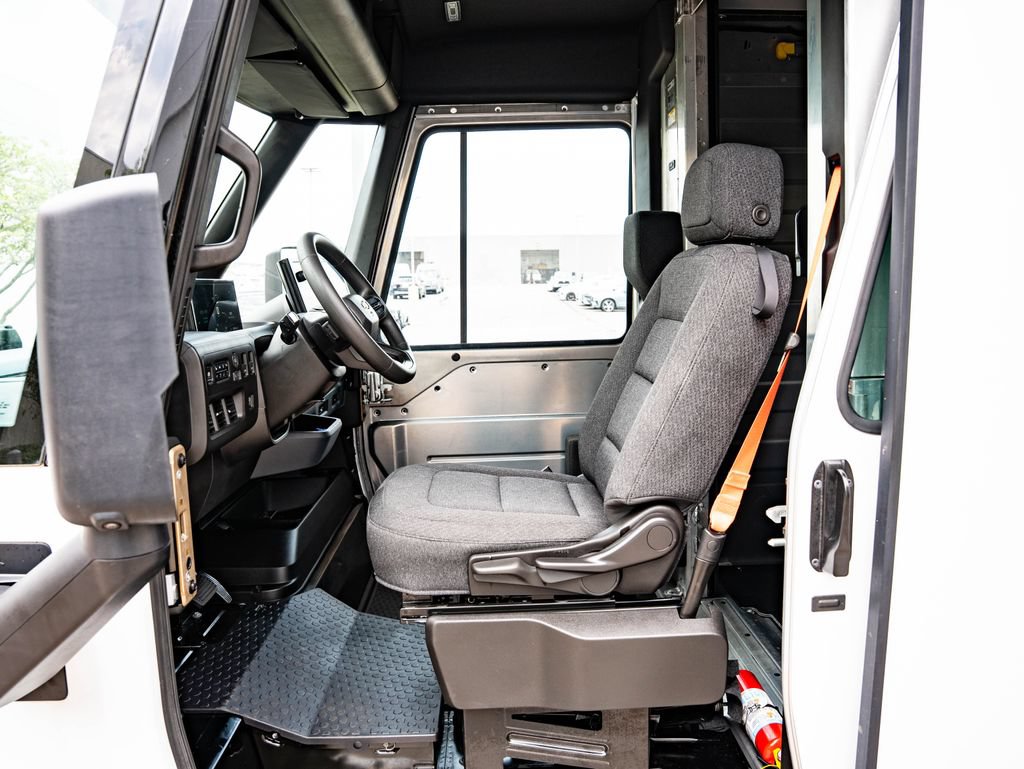 Used 2025 Chevrolet Brightdrop 400 FWD image 19