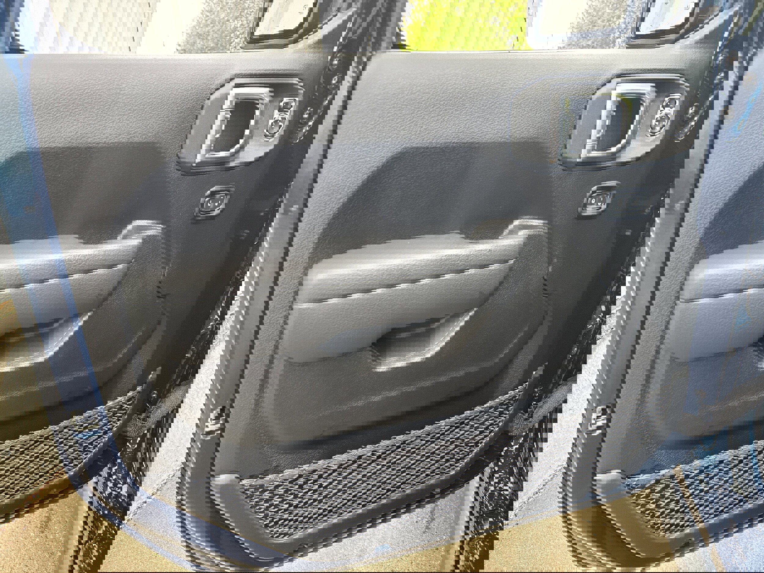 Used 2025 Jeep Gladiator Sport image 6