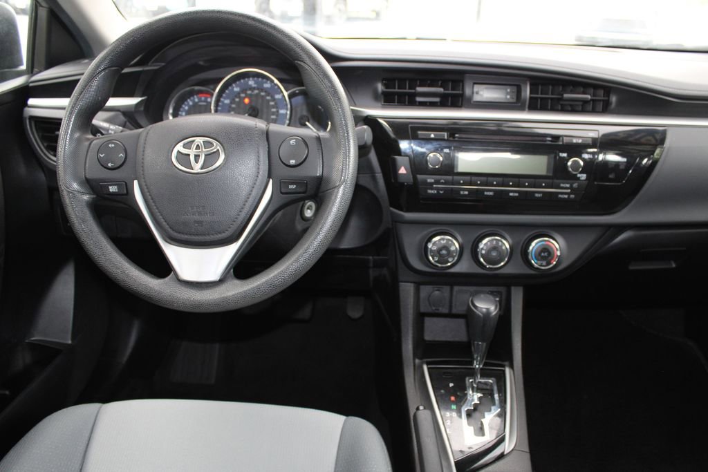 Used 2015 Toyota Corolla L FWD image 2
