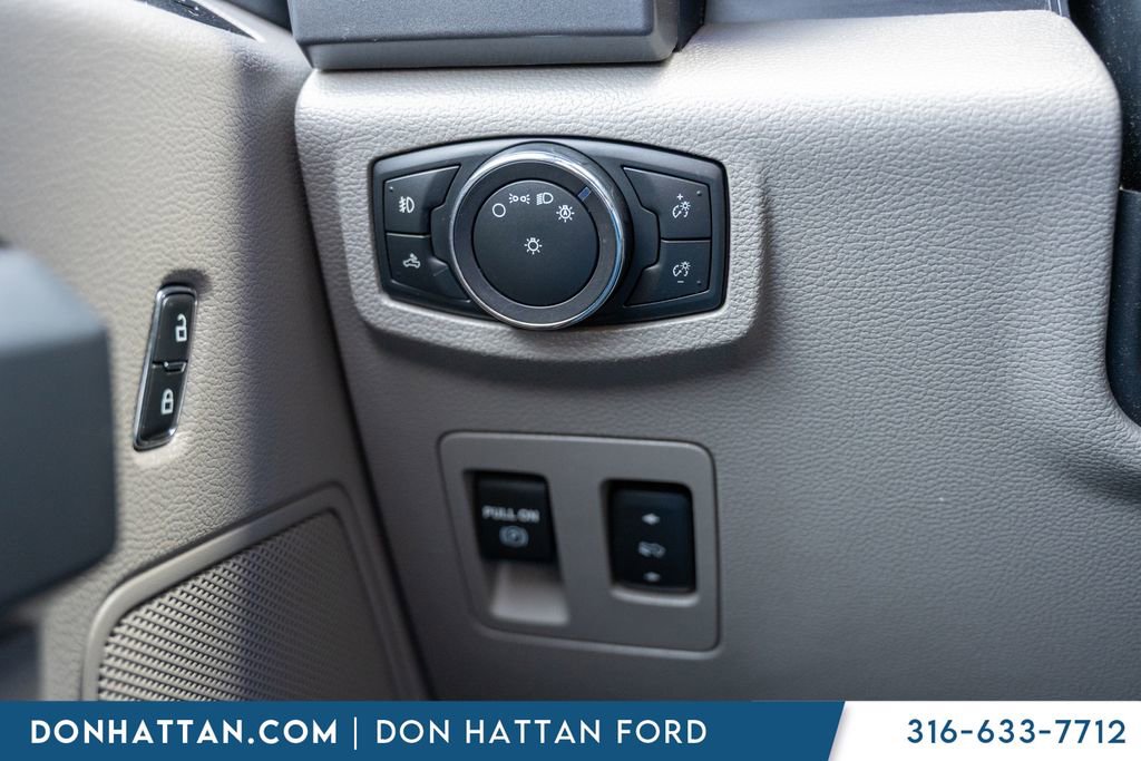 Used 2018 Ford F150 XLT w/ Equipment Group 302A Luxury AWD/4WD image 18