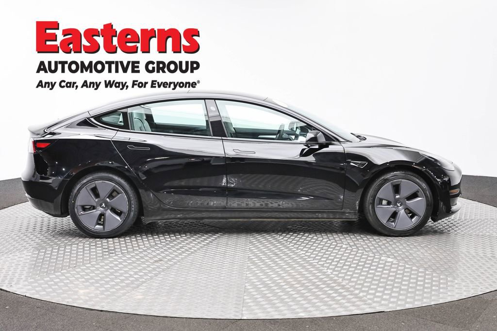 Used 2023 Tesla Model 3 Standard Range image 4