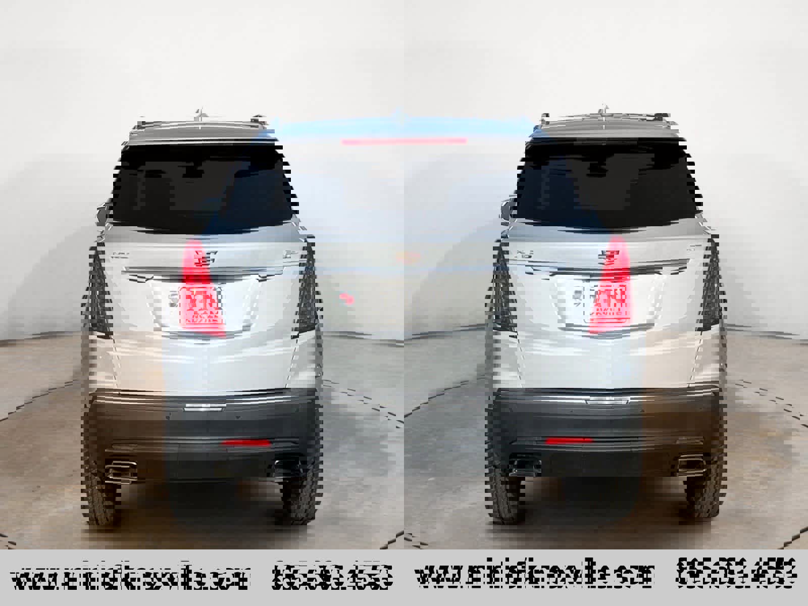 Used 2017 Cadillac XT5 Luxury w/ Driver Awareness Package image 4