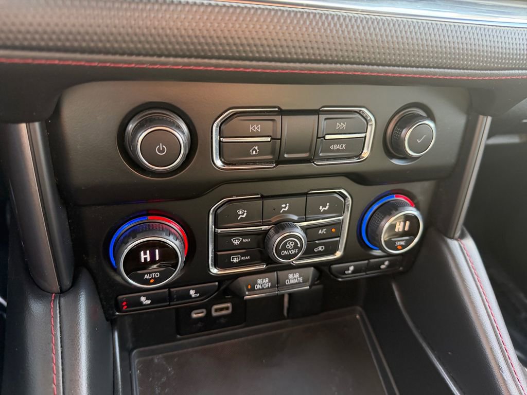 Used 2022 Chevrolet Suburban RST w/ Luxury Package image 20